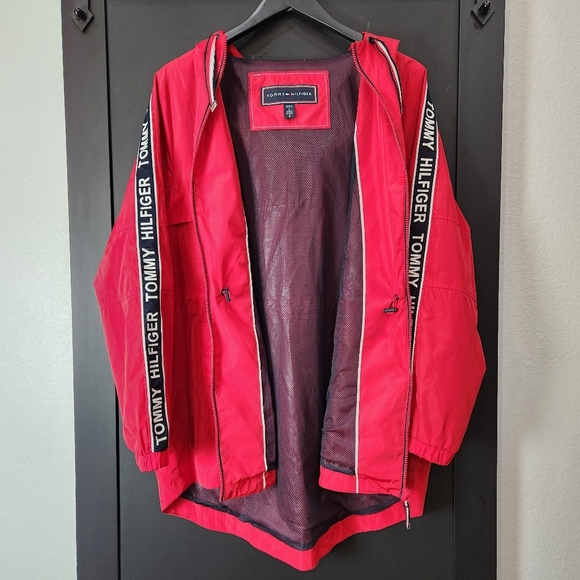 NWOT TOMMY HILFIGER ESSENTIAL HOODED WINDBREAKER- RAIN JACKET SIZE LARGE - Picture 12 of 15